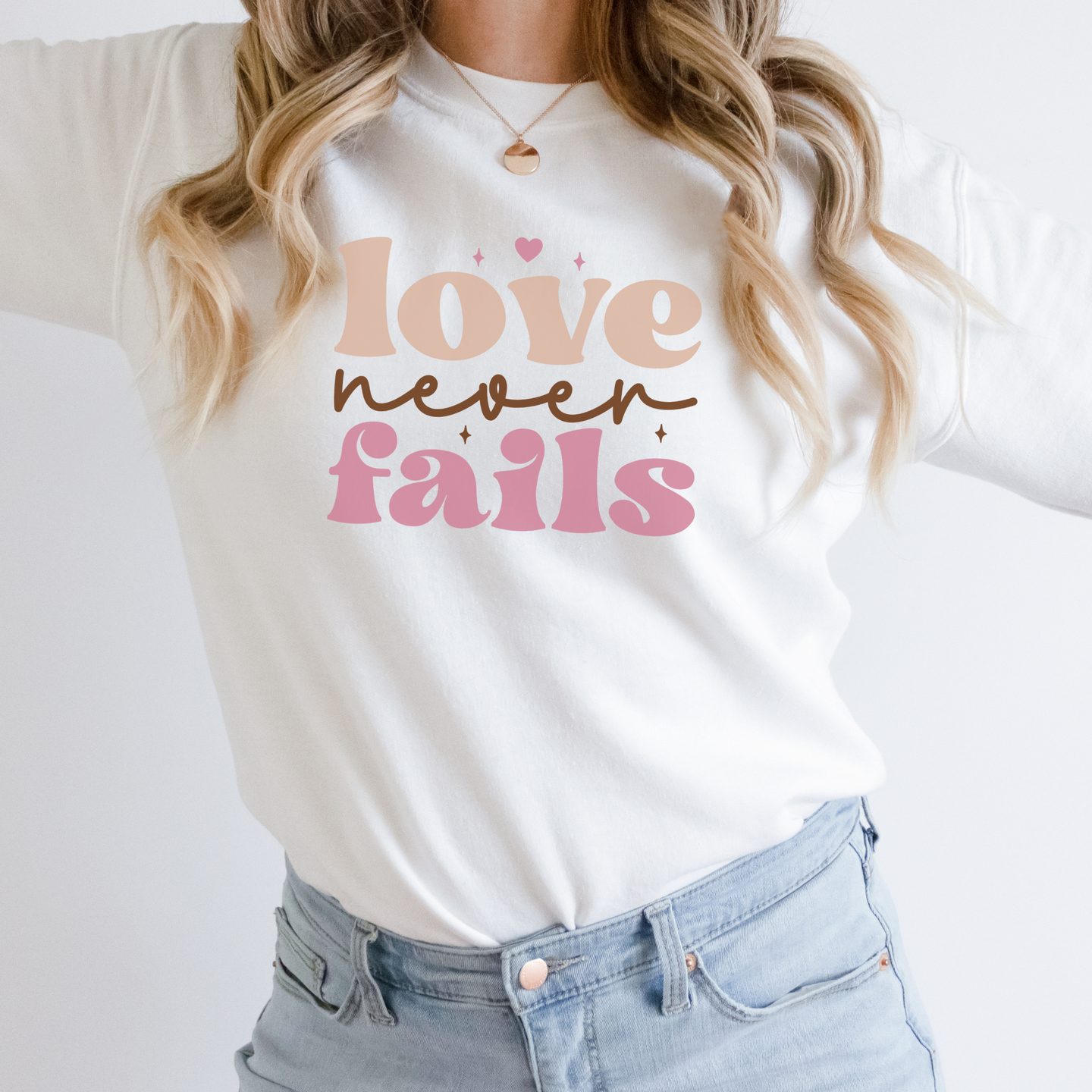 Retro Love Never Fails Women's Sweatshirt